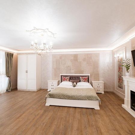 Vip Apartment On Duhnovicha Street .Free Parking. Úzhgorod Exterior foto