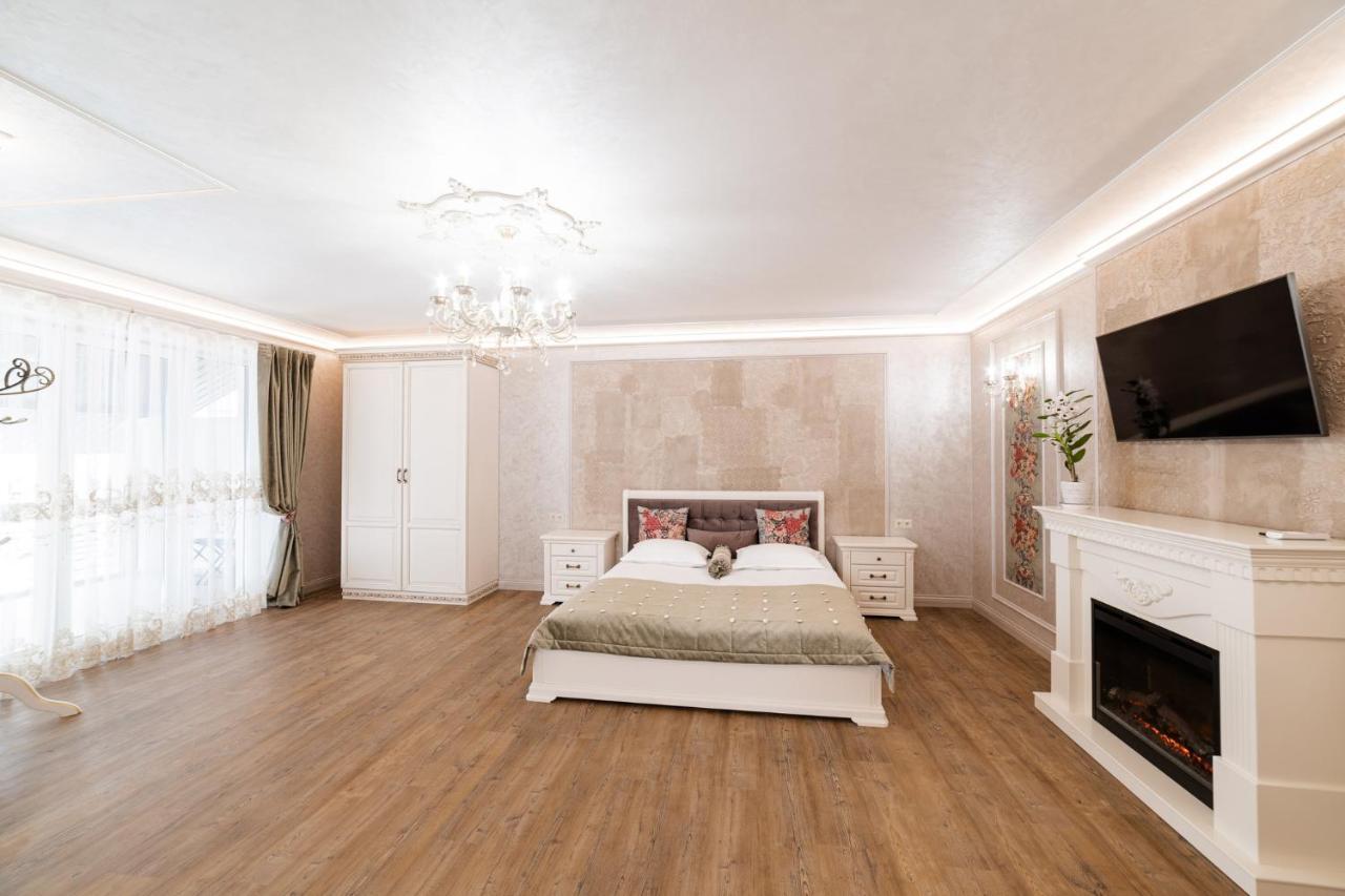 Vip Apartment On Duhnovicha Street .Free Parking. Úzhgorod Exterior foto